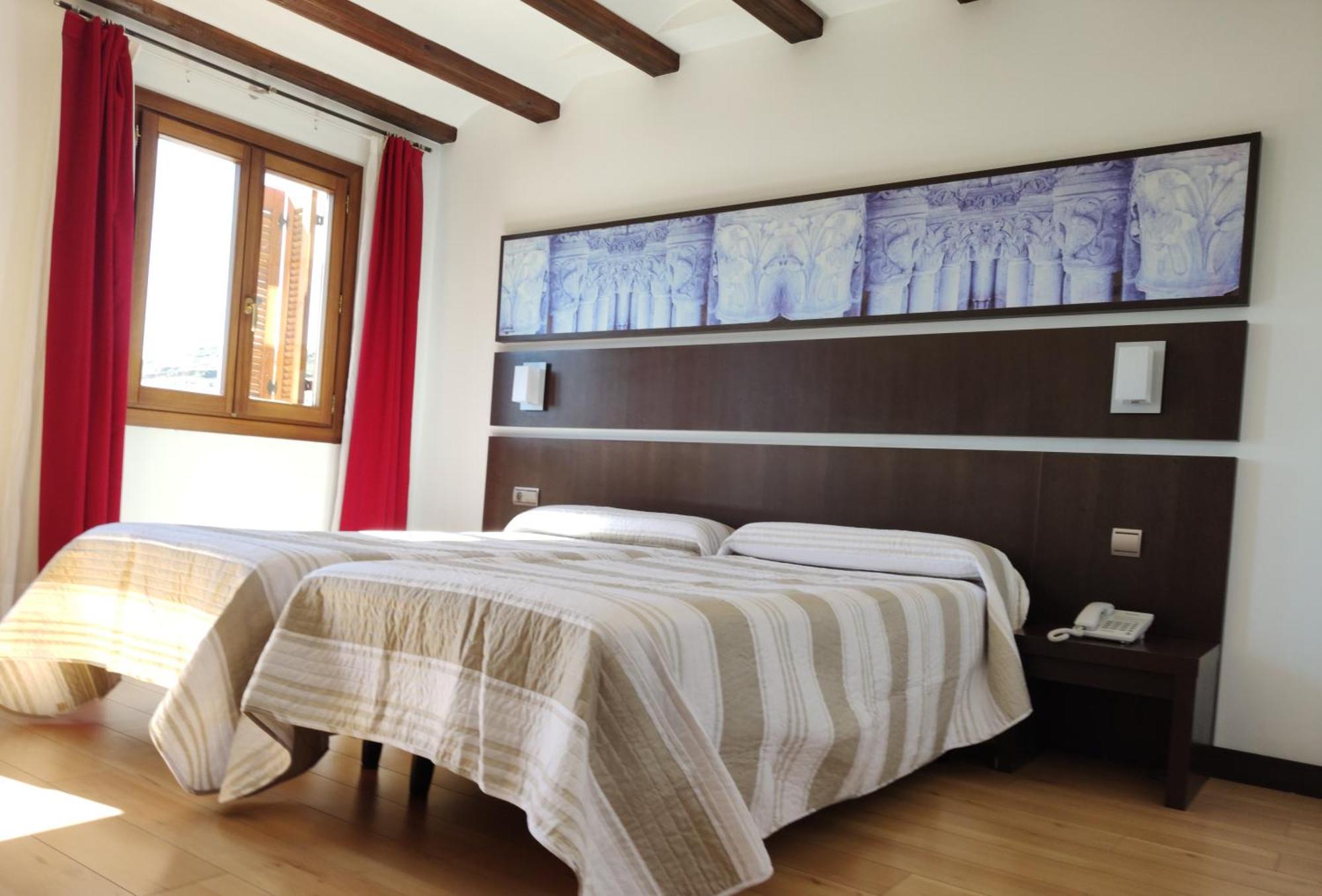 Hotel Rey Sancho Navarrete Habitación foto