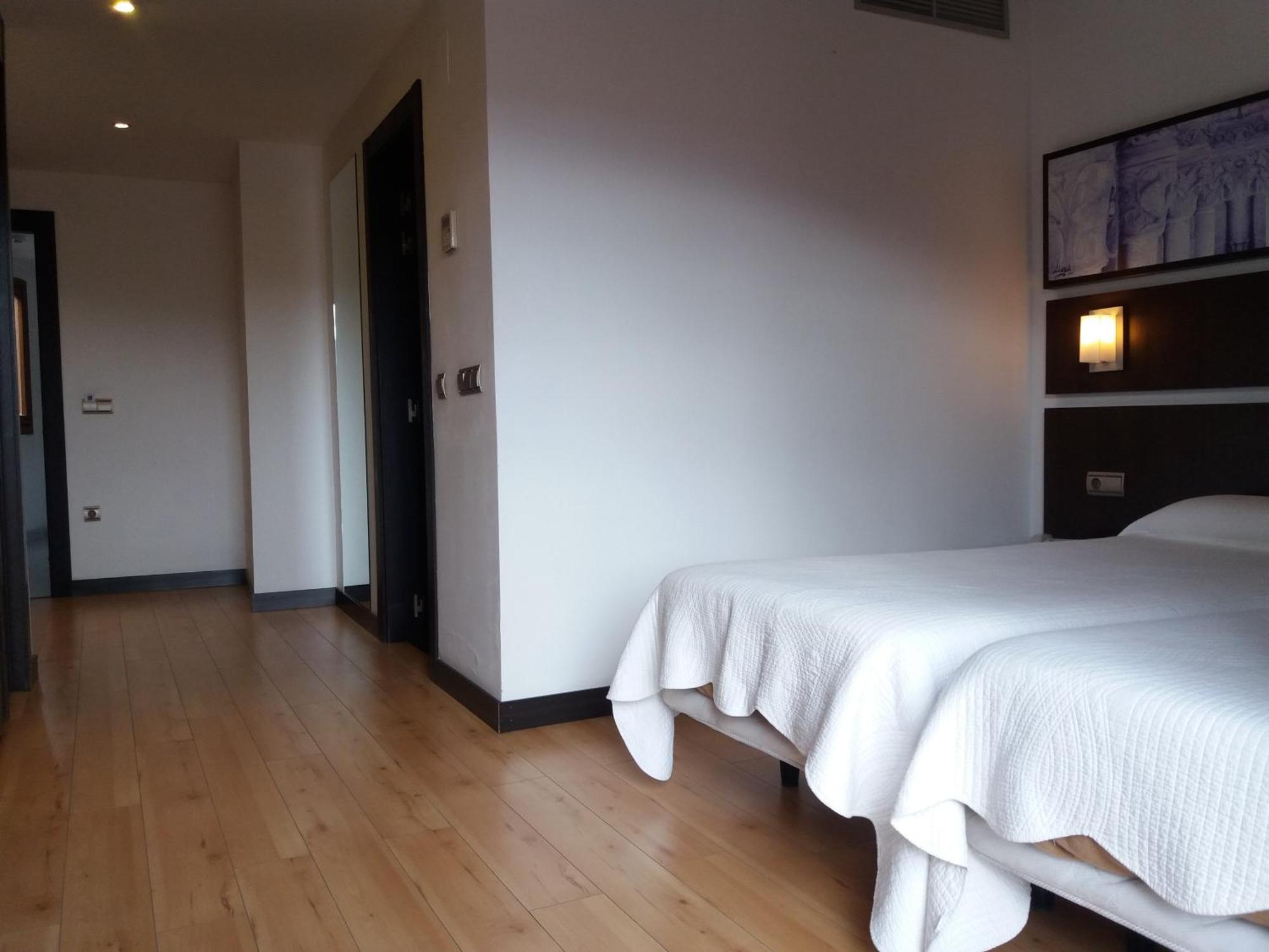 Hotel Rey Sancho Navarrete Habitación foto