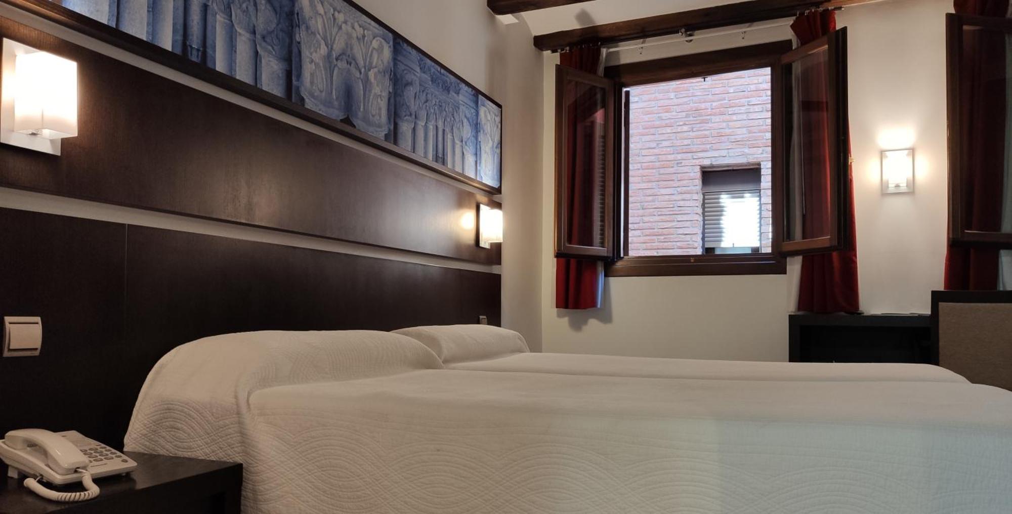 Hotel Rey Sancho Navarrete Habitación foto
